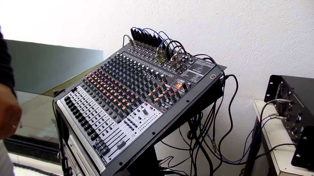 behringer-xenyx-x2442-usb-tables-de-mixage-analogique